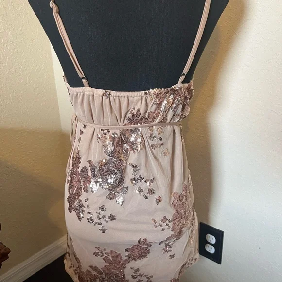 Sequin wrap cocktail dress New - Picture 3 of 3